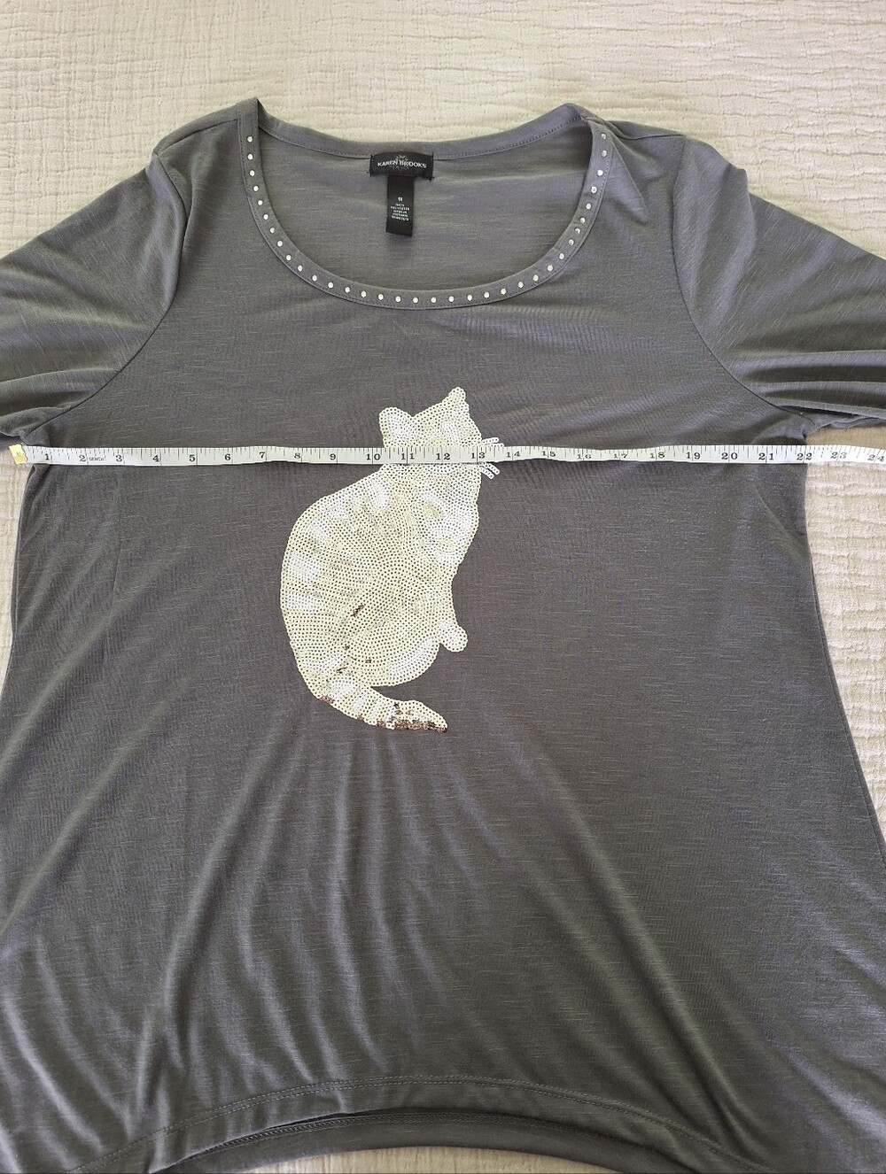 Women’s Gray Long-Sleeve Sequin Cat Tunic - Picture 4 of 5